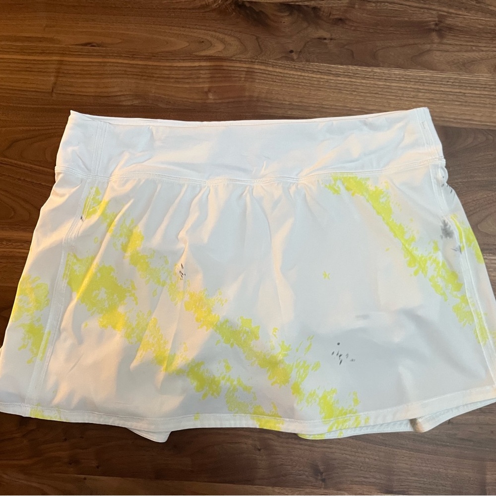 Lululemon 10 White and Yellow Athletic Skirt